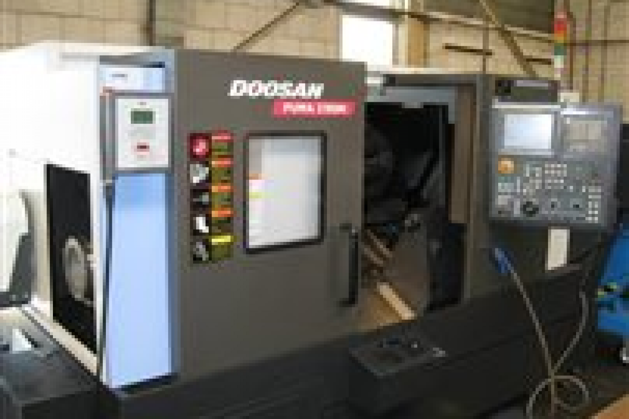 Doosan Puma 2100M & Doosan Lynx 210LM met stafaanvoer