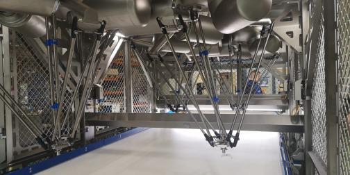 D-Blade is equipped with Delta-robots for performing various operations to fresh produce